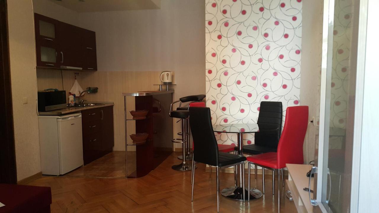 Apartment On Rustaveli Avenue Tbilisi Exterior photo